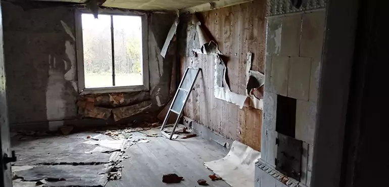 Why Selling a Distressed House Through Traditional Methods Fails in West Valley City
